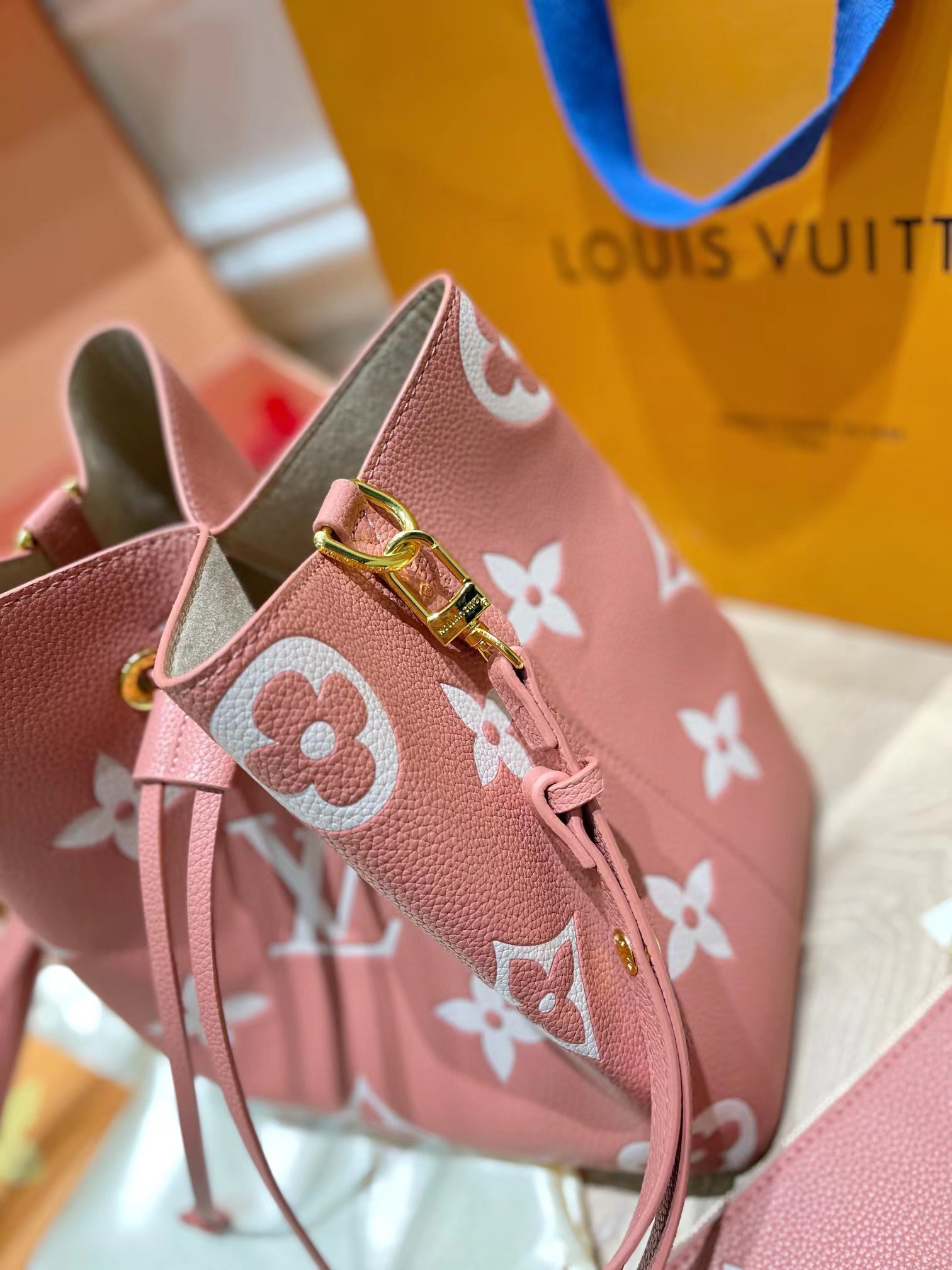 【LOUIS VUITTON】新品凳布！LV 23ss シリーズ NEONOE シャンパンバケツ ピンクの可愛いシリーズ