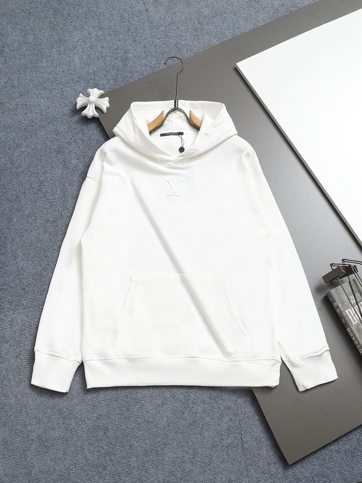 【LOUIS VUITTON】ルイヴィトン 刺繍パーカー