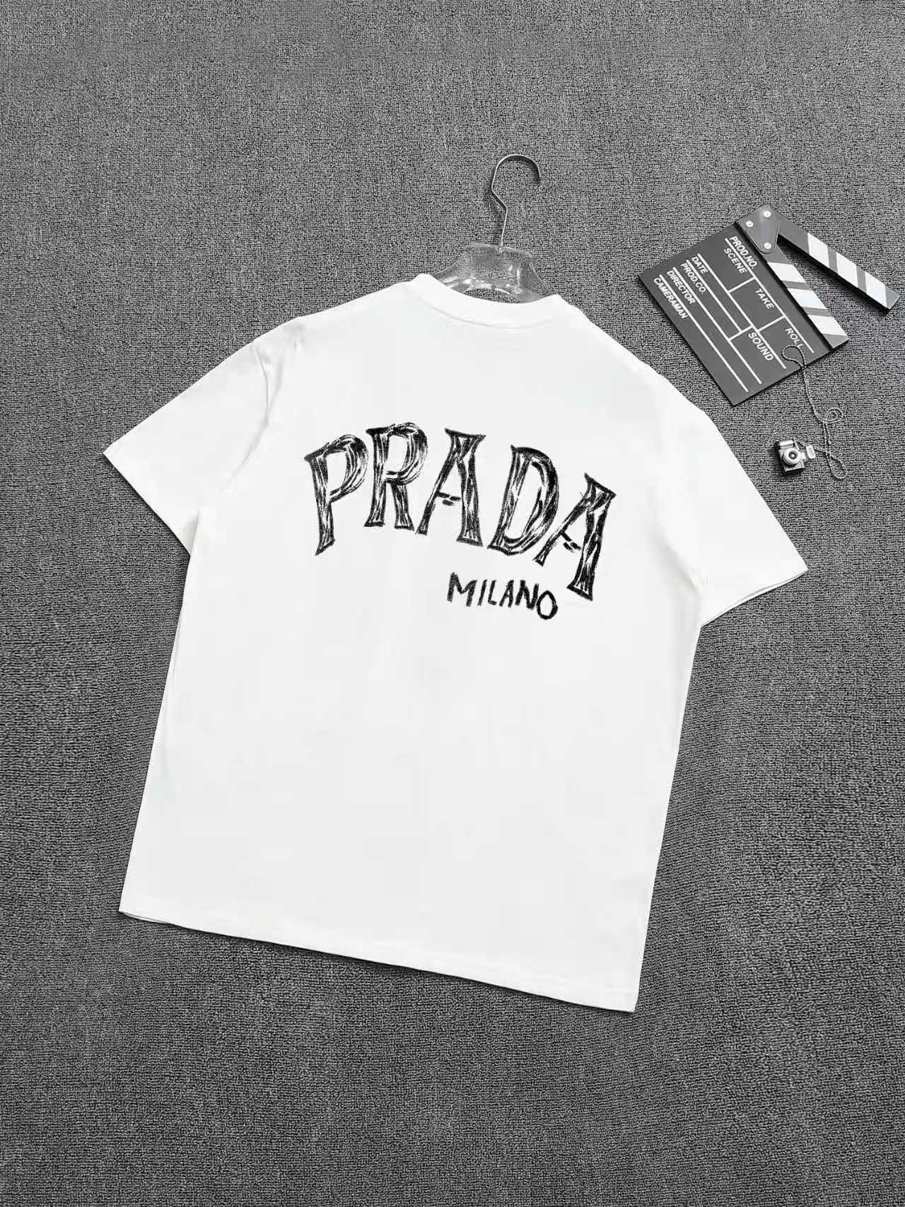 【PRADA】半袖 T シャツ