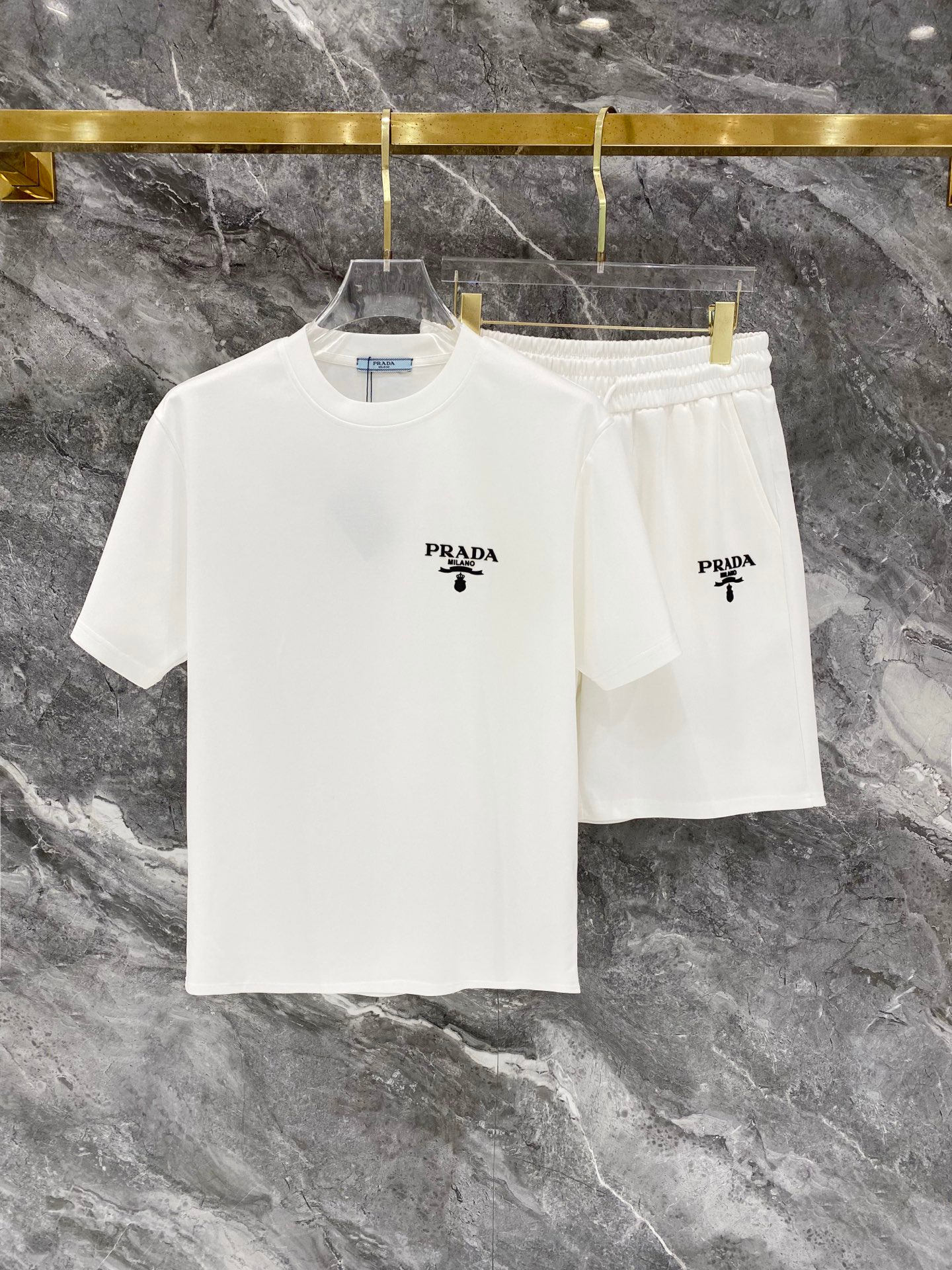 【PRADA】半袖T シャツショートパンツ セットアップ
