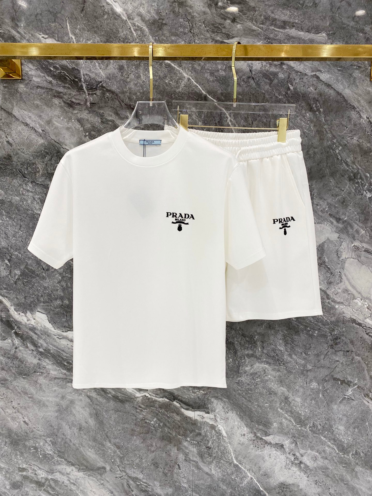 【PRADA】半袖T シャツショートパンツ セットアップ