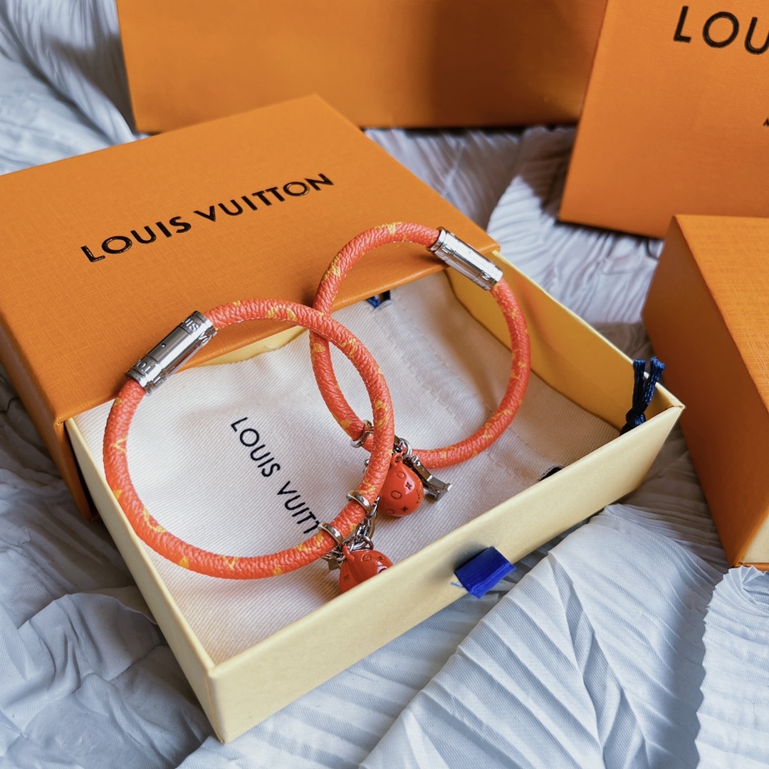 LOUIS VUITTON（ルイヴィトン）LV ブレスレット