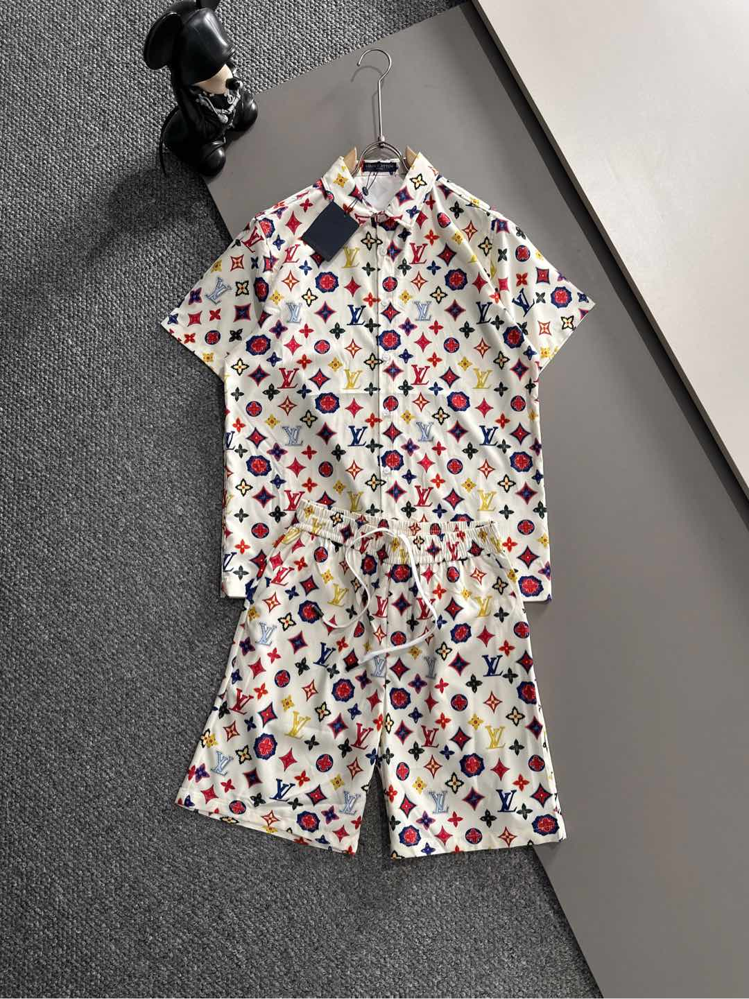 【LOUIS VUITTON】半袖シャツショートパンツ セットアップ