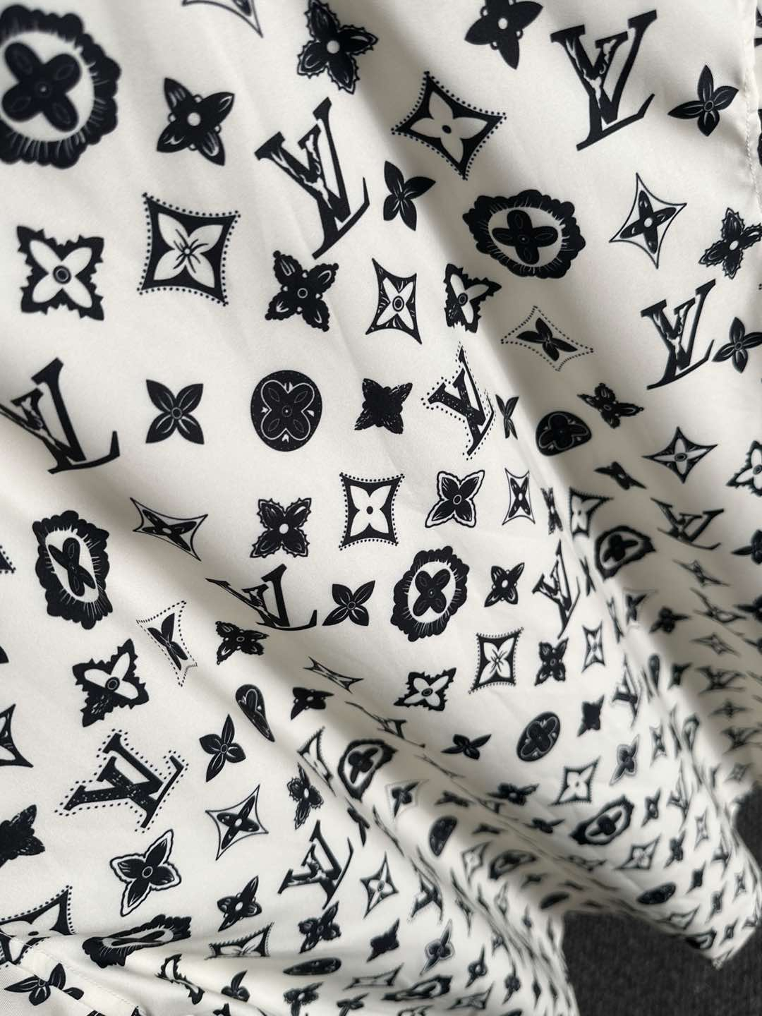 【LOUIS VUITTON】半袖シャツショートパンツ セットアップ