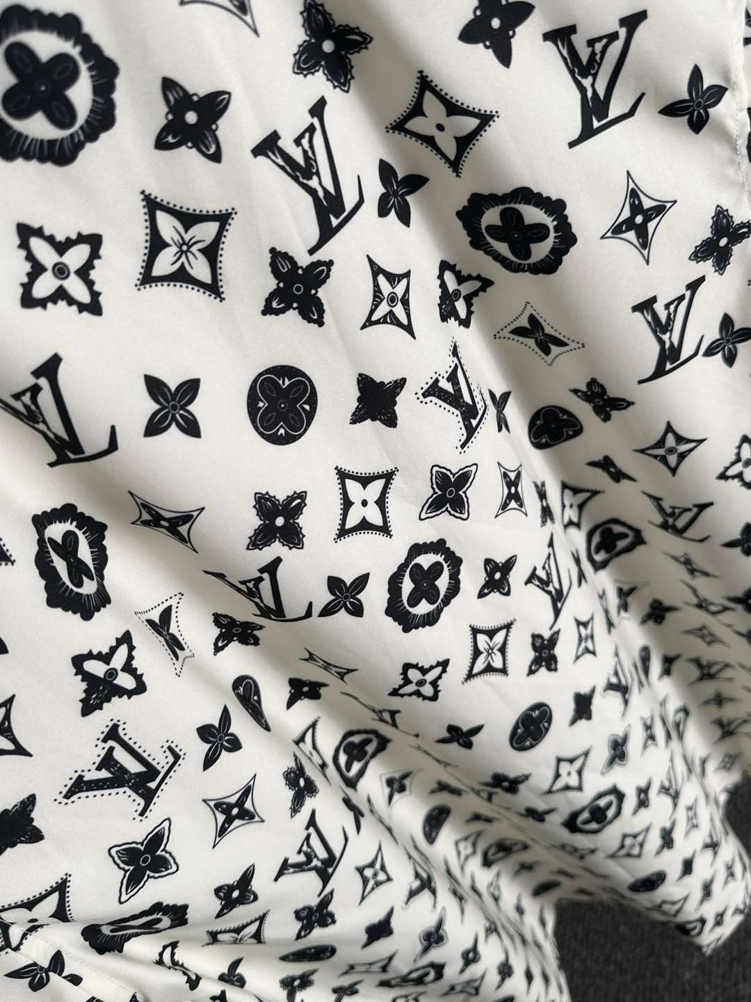 【LOUIS VUITTON】半袖シャツショートパンツ セットアップ