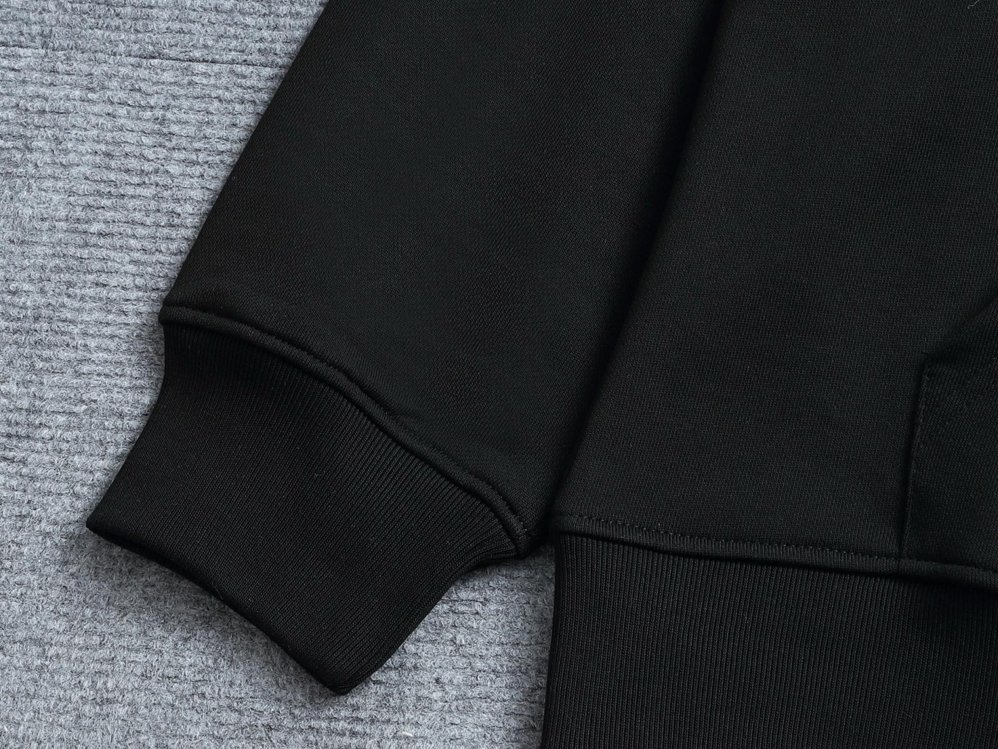 【LOUIS VUITTON】ルイヴィトン 刺繍パーカー