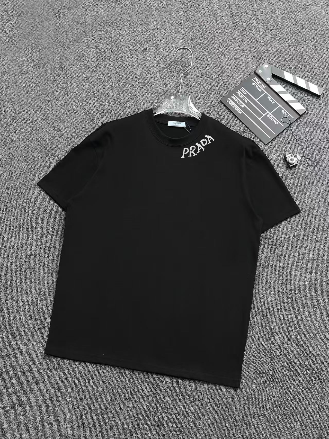 【PRADA】半袖 T シャツ