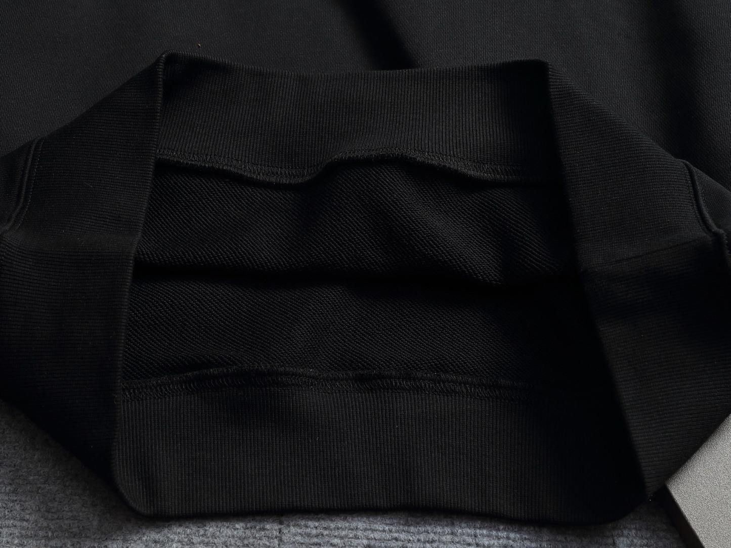 【LOUIS VUITTON】刺繍長袖 T シャツ