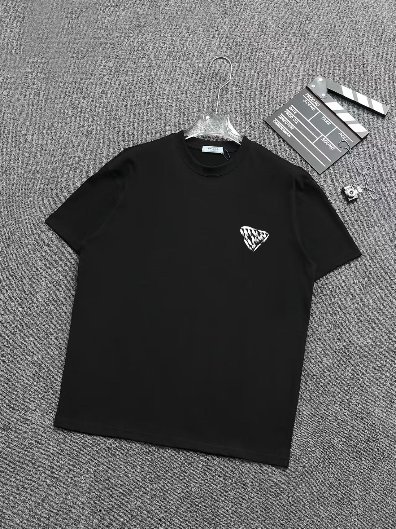 【PRADA】半袖 T シャツ