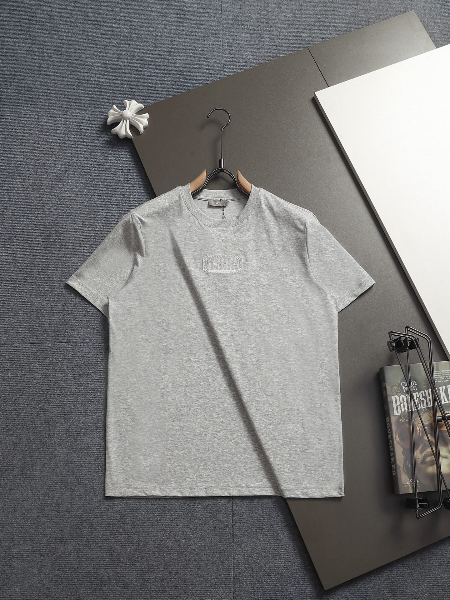 【DIOR】刺繍 半袖 T シャツ