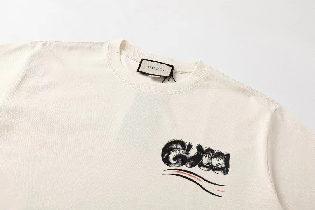 【Gucci 】（グッチ）Tシャツ 男女兼用、ご好評に付き再入荷！