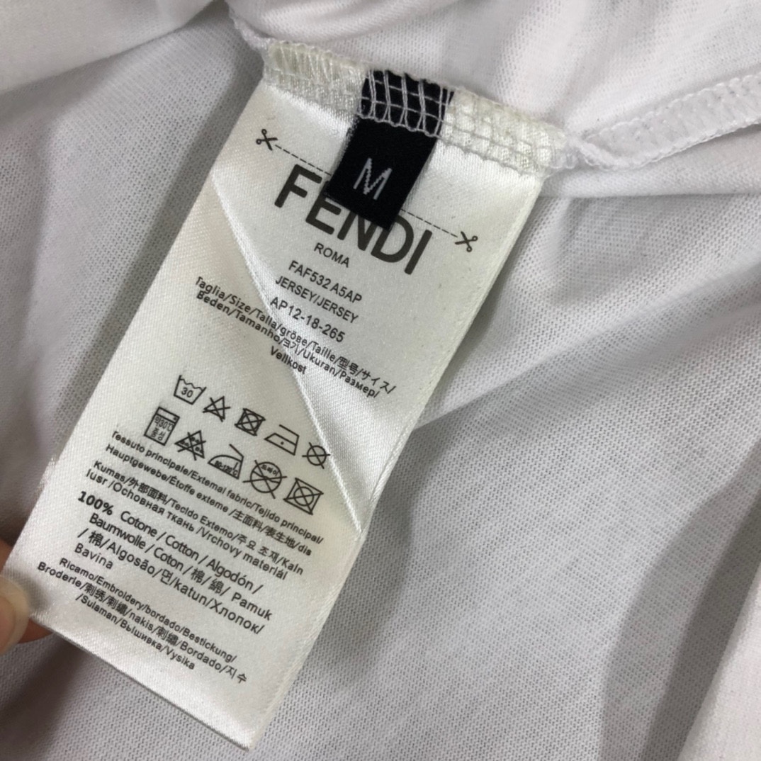 【FENDI公式旗艦店】フェンディ 半袖 Tシャツ ご好評に付き再入荷！