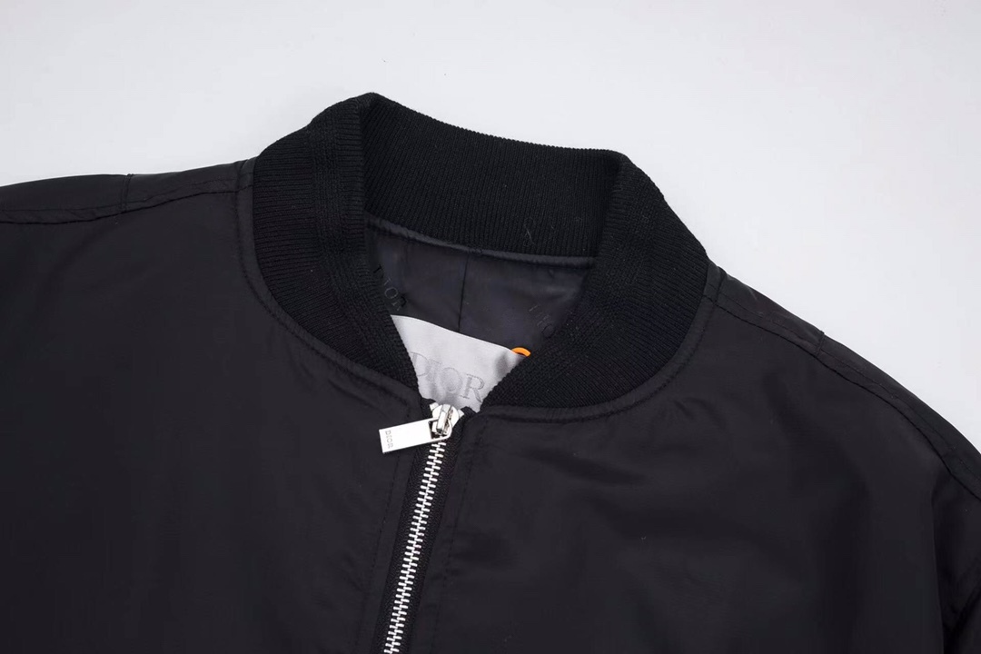【DIOR公式旗艦店】ディオール ジャケット 綿入り ご好評に付き再入荷！
