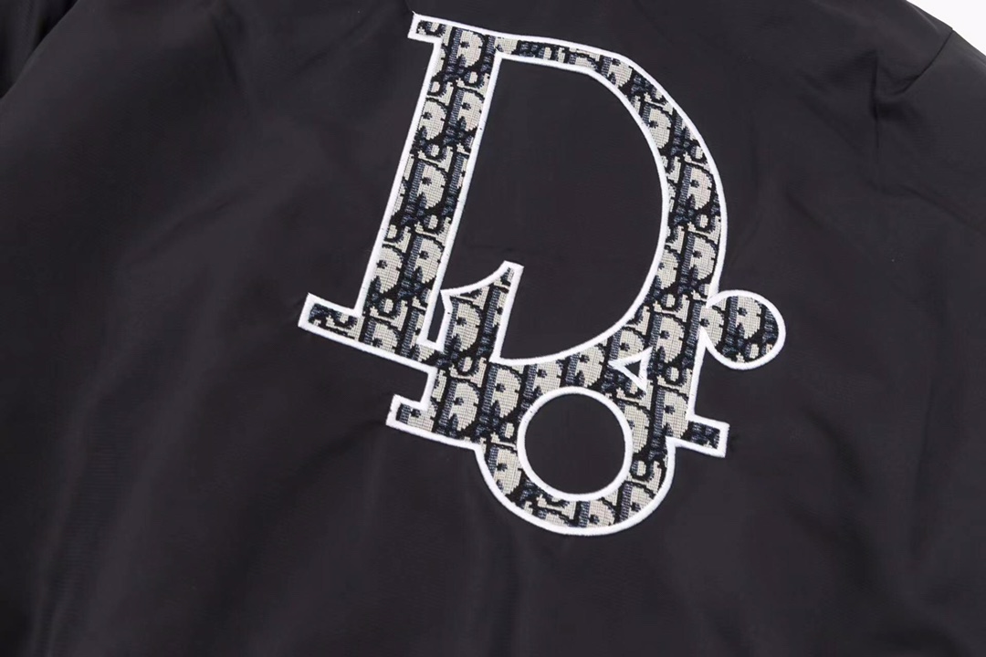 【DIOR公式旗艦店】ディオール ジャケット 綿入り ご好評に付き再入荷！