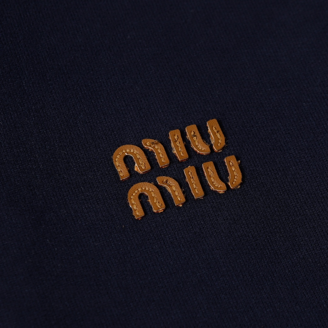 【MIU MIU旗艦店】 ジャケット ご好評に付き再入荷！