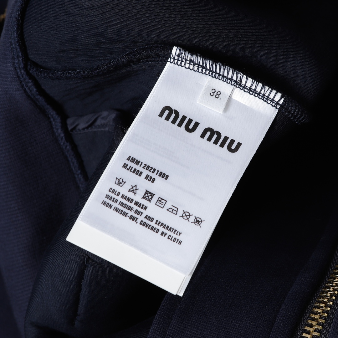 【MIU MIU旗艦店】 ジャケット ご好評に付き再入荷！