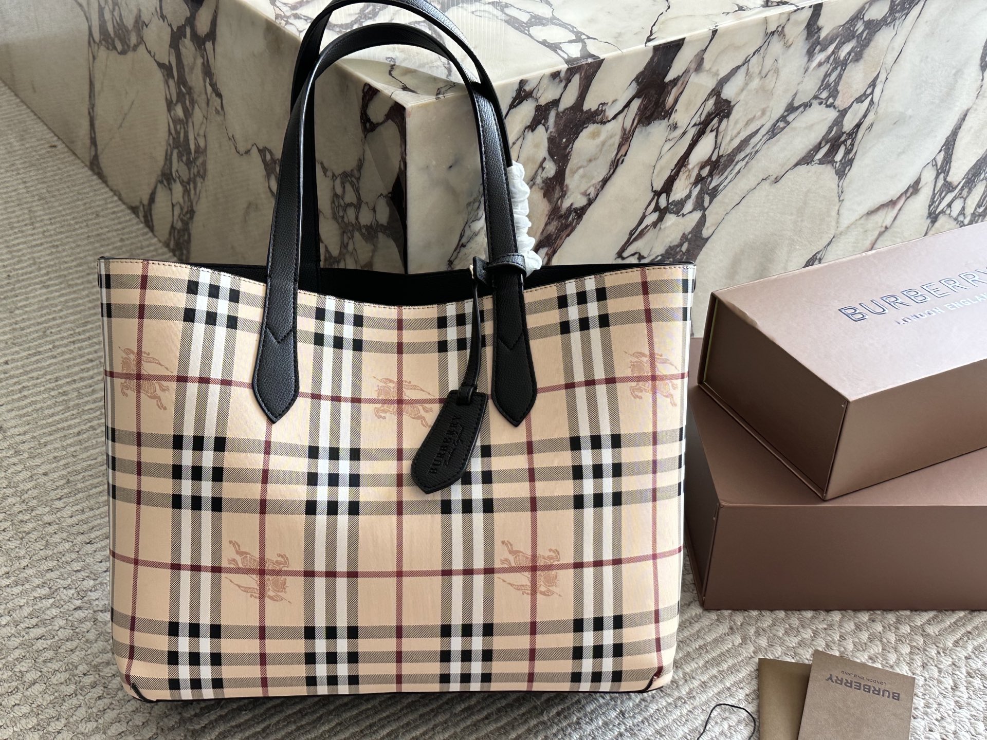 【BURBERRY公式旗艦店】バーバリー 両面トートバッグ ハンドバッグ