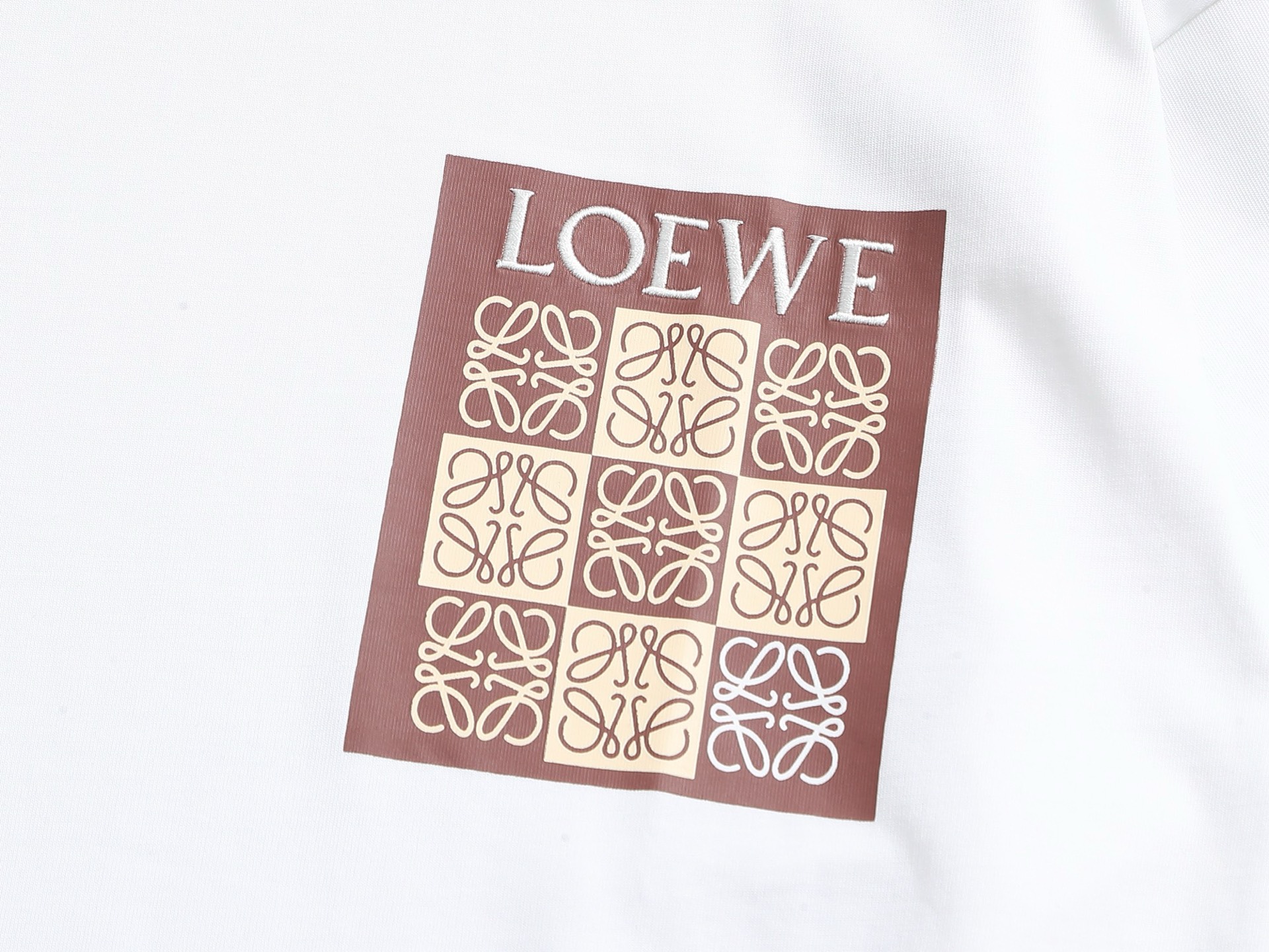 【LOEWE 公式旗艦店】（ロエベ）半袖Tシャツ、ご好評に付き再入荷！