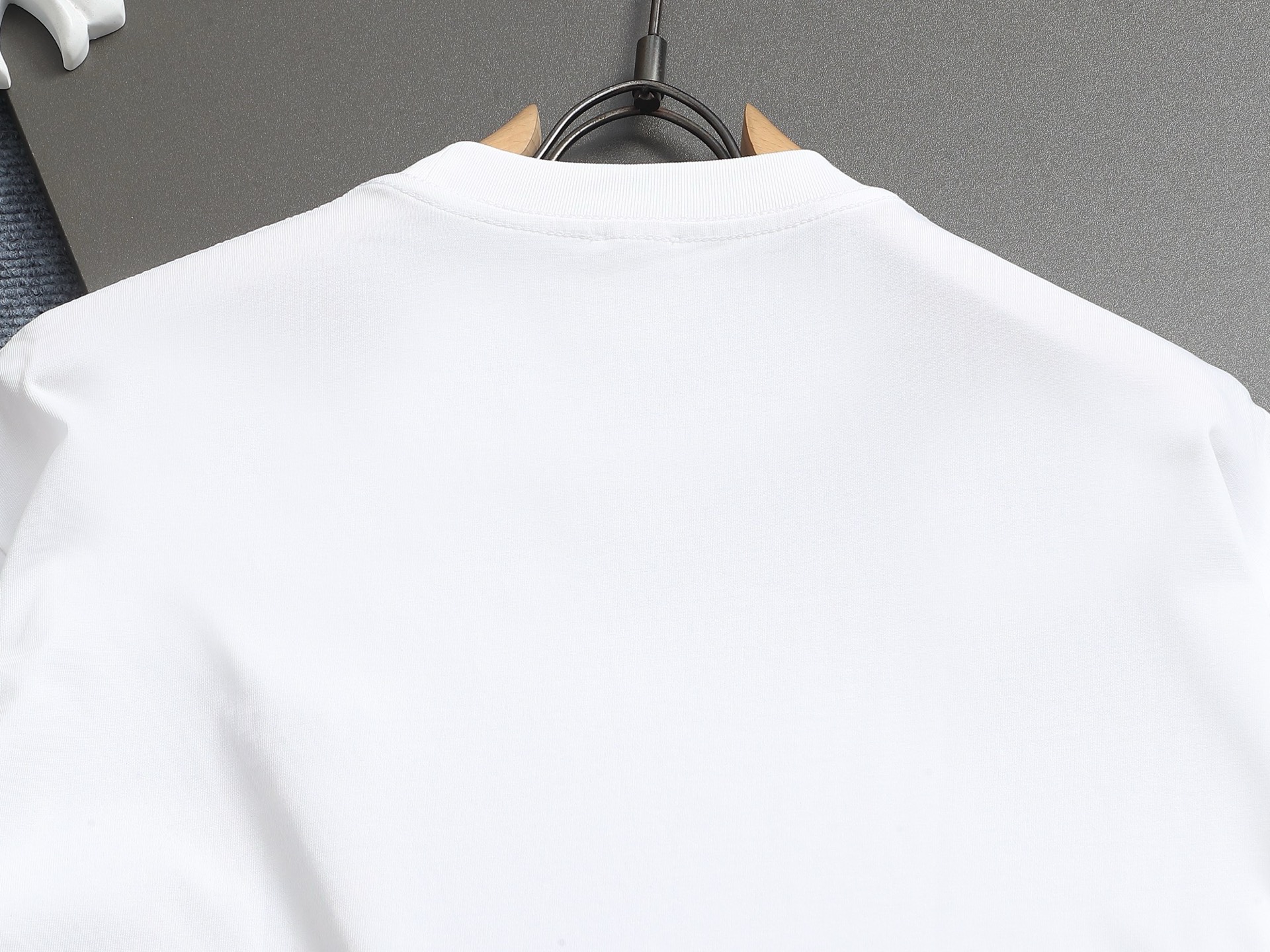 【LOEWE 公式旗艦店】（ロエベ）半袖Tシャツ、ご好評に付き再入荷！