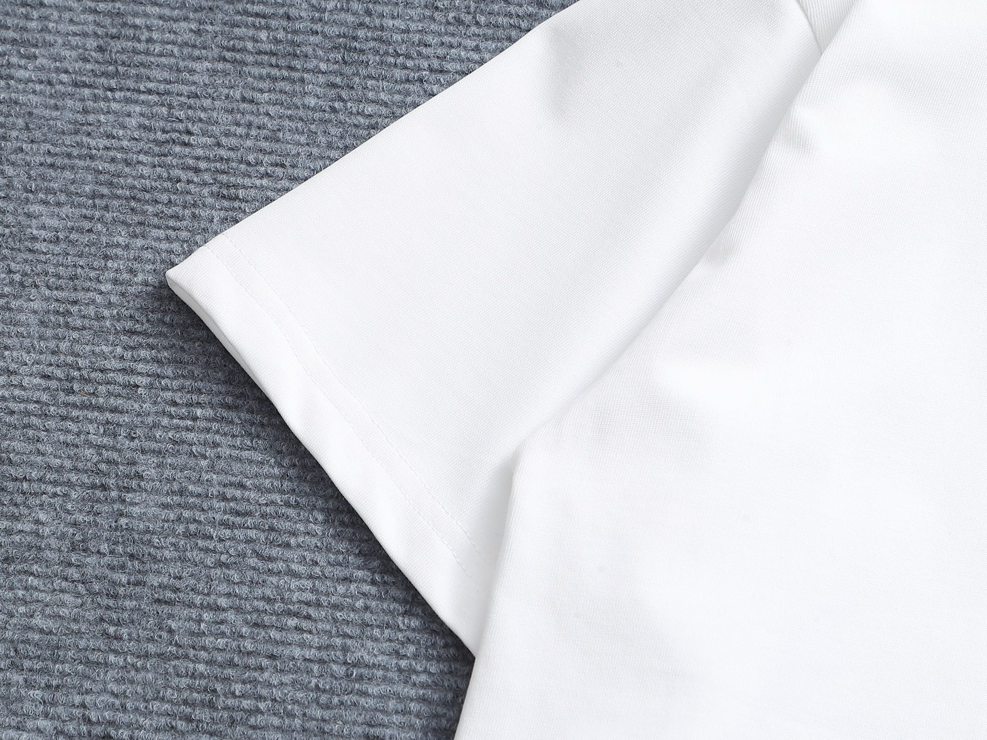 【LOEWE 公式旗艦店】（ロエベ）半袖Tシャツ、ご好評に付き再入荷！