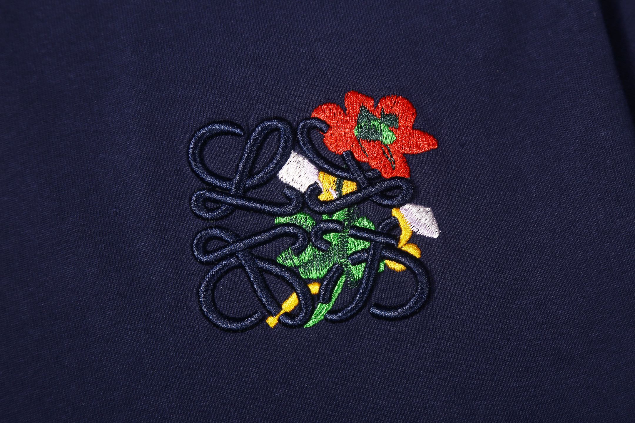 【LOEWE 公式旗艦店】（ロエベ）半袖Tシャツ、ご好評に付き再入荷！