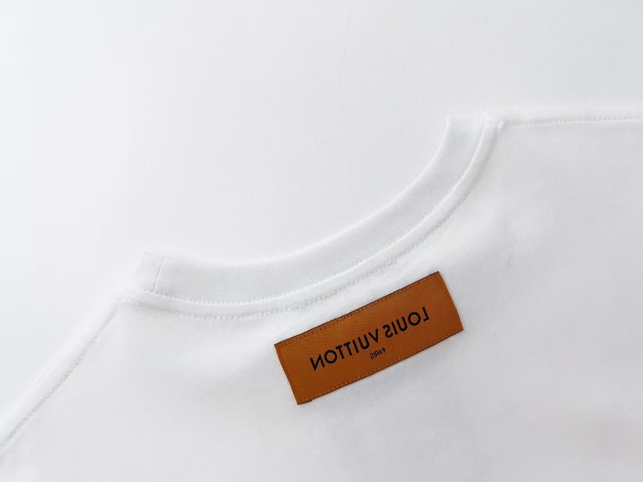 【LOUIS VUITTON】ルイヴィトン 半袖Tシャツ 男女兼用、ご好評に付き再入荷！