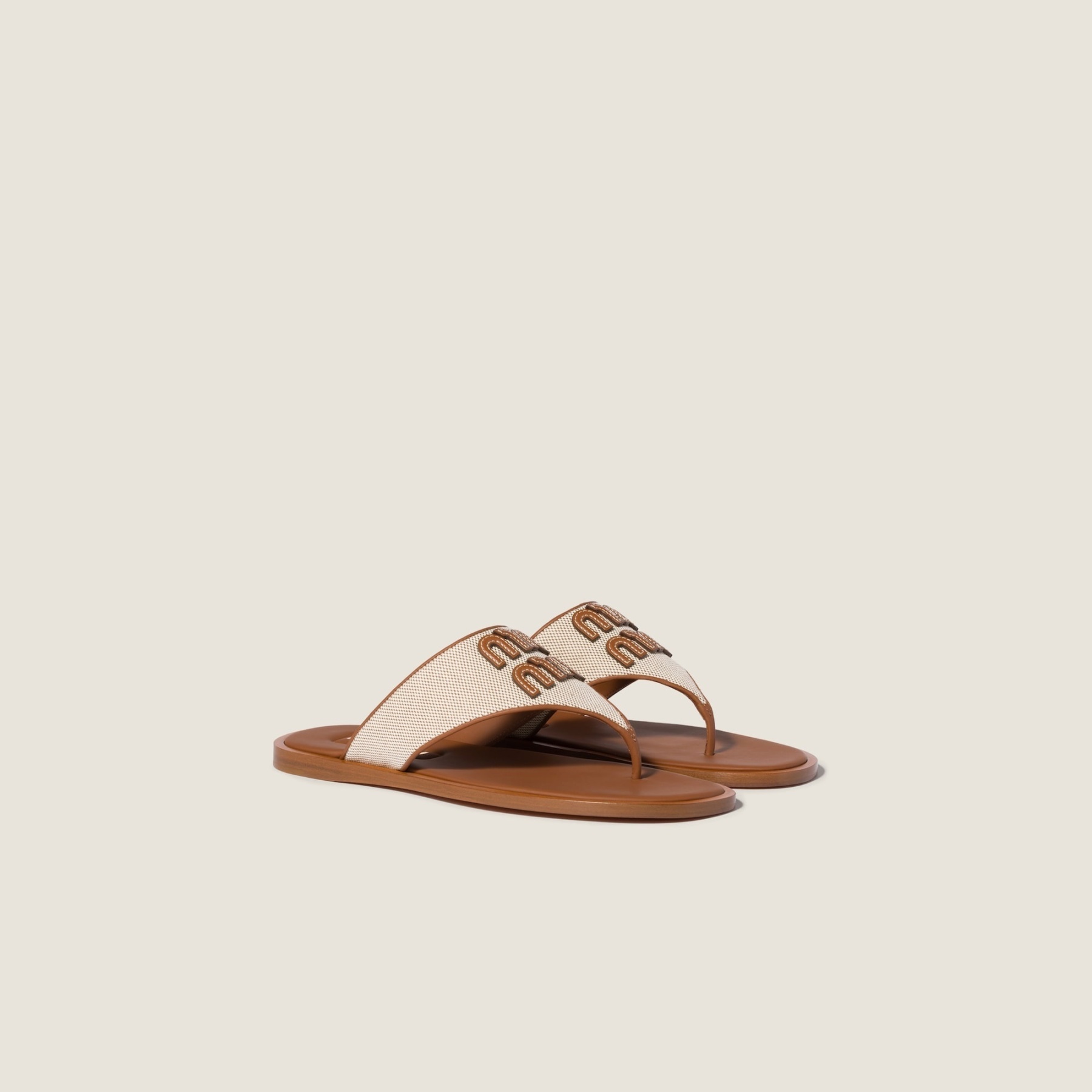 *MIUMIU*トングサンダル ロゴ入 レザーミュール