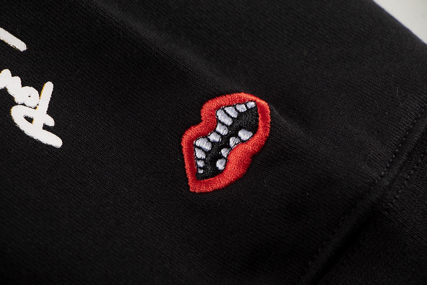 【CHROME HEARTS】クロムハーツ パーカー 男女兼用、ご好評に付き再入荷！-BRAND OFF
