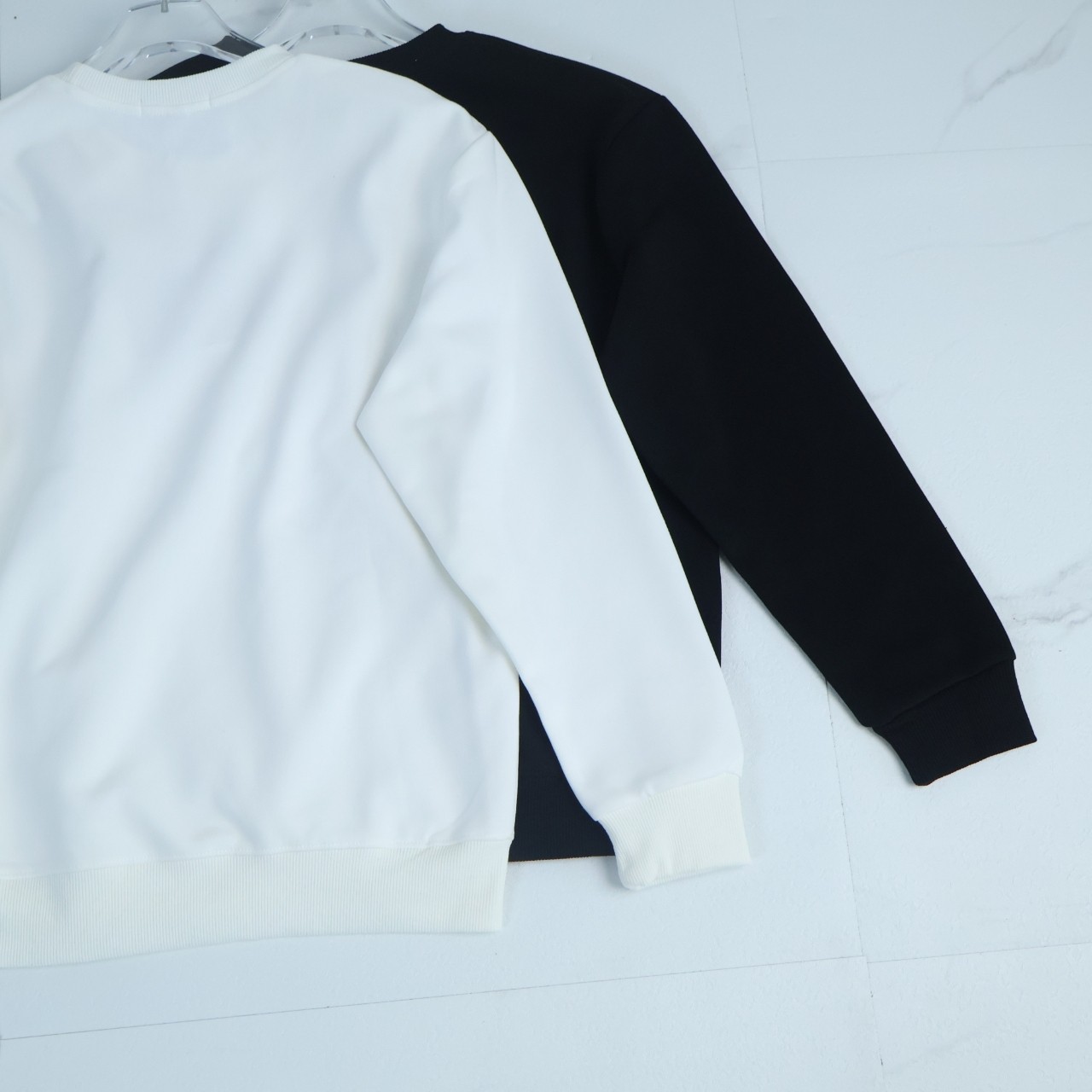【Prada旗艦店】( プラダ ) トレーナー 長袖 男女兼用 ご好評に付き再入荷！