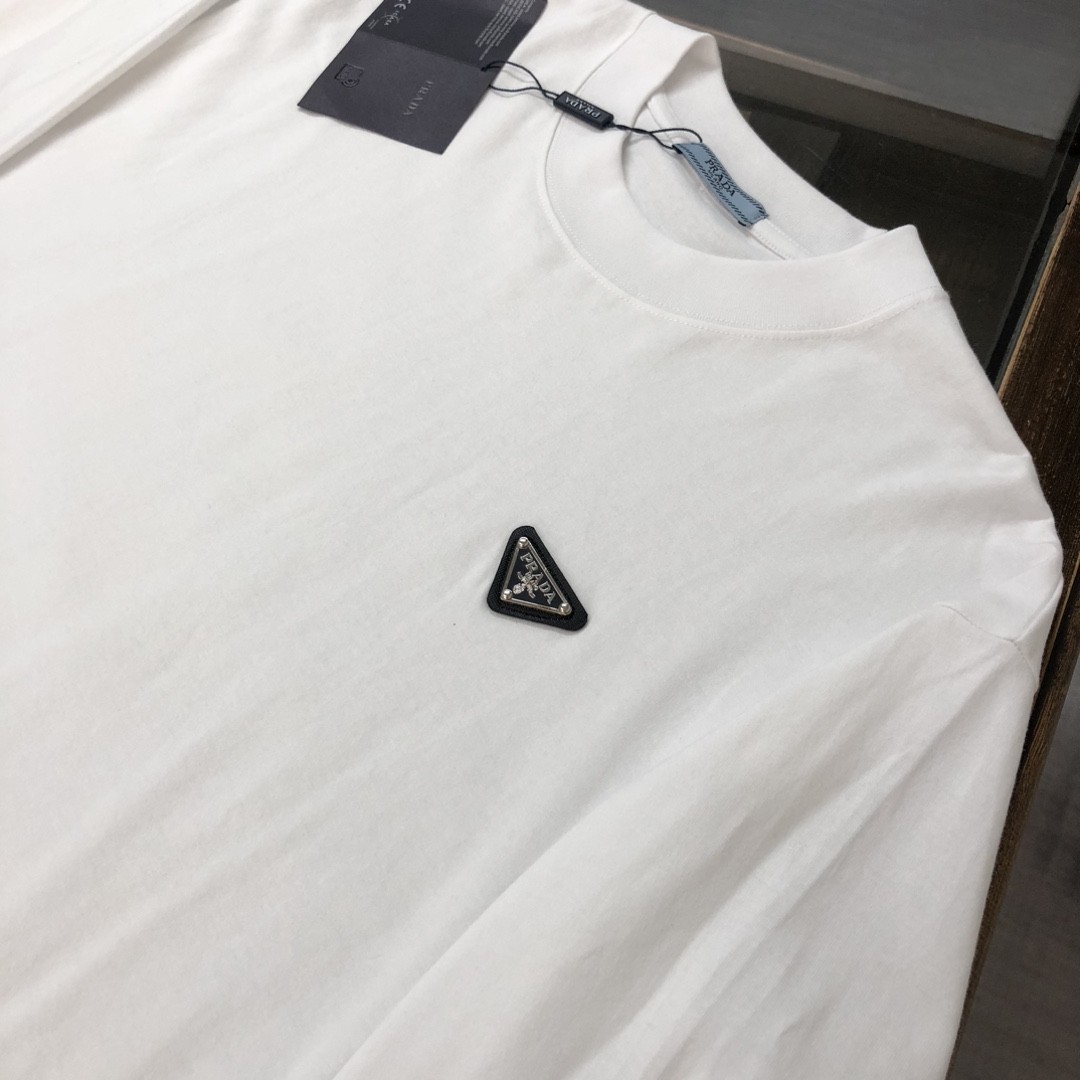 【Prada旗艦店】( プラダ ) トレーナー 長袖 男女兼用 ご好評に付き再入荷！
