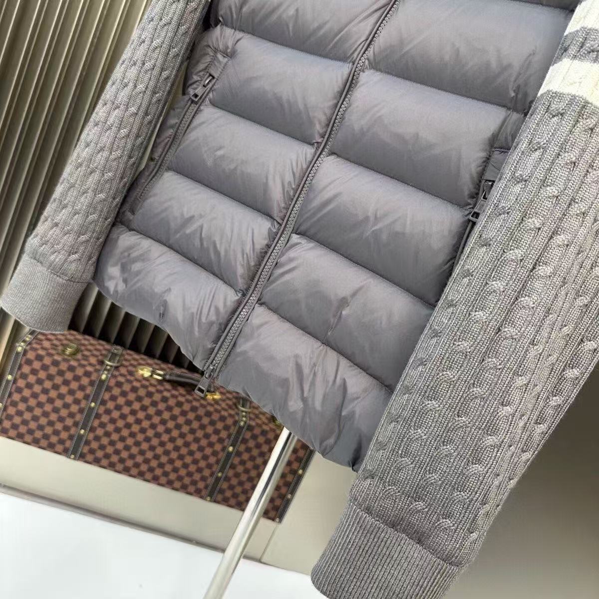 【Moncler】モンクレール 2025 スタンドカラーニットウールパッチワークダウンジャケット-BRAND OFF