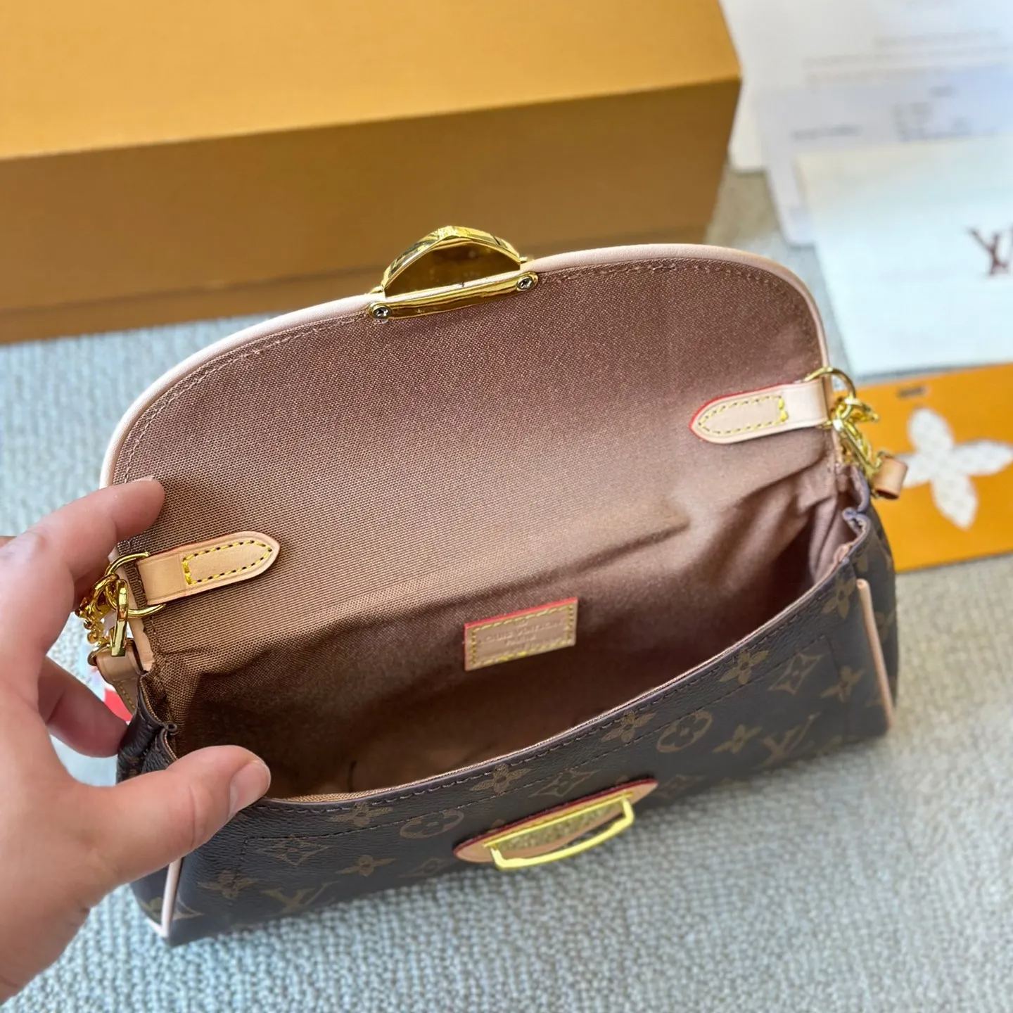 ☆Louis Vuitton☆ ゴールドシールド脇包-BRAND OFF