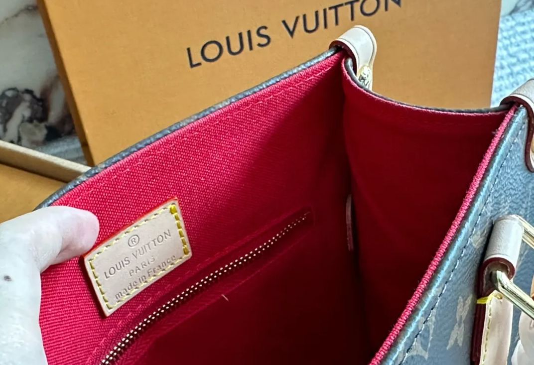 ☆Louis Vuitton☆ Sac Platの新しいミュージックバッグ-BRAND OFF
