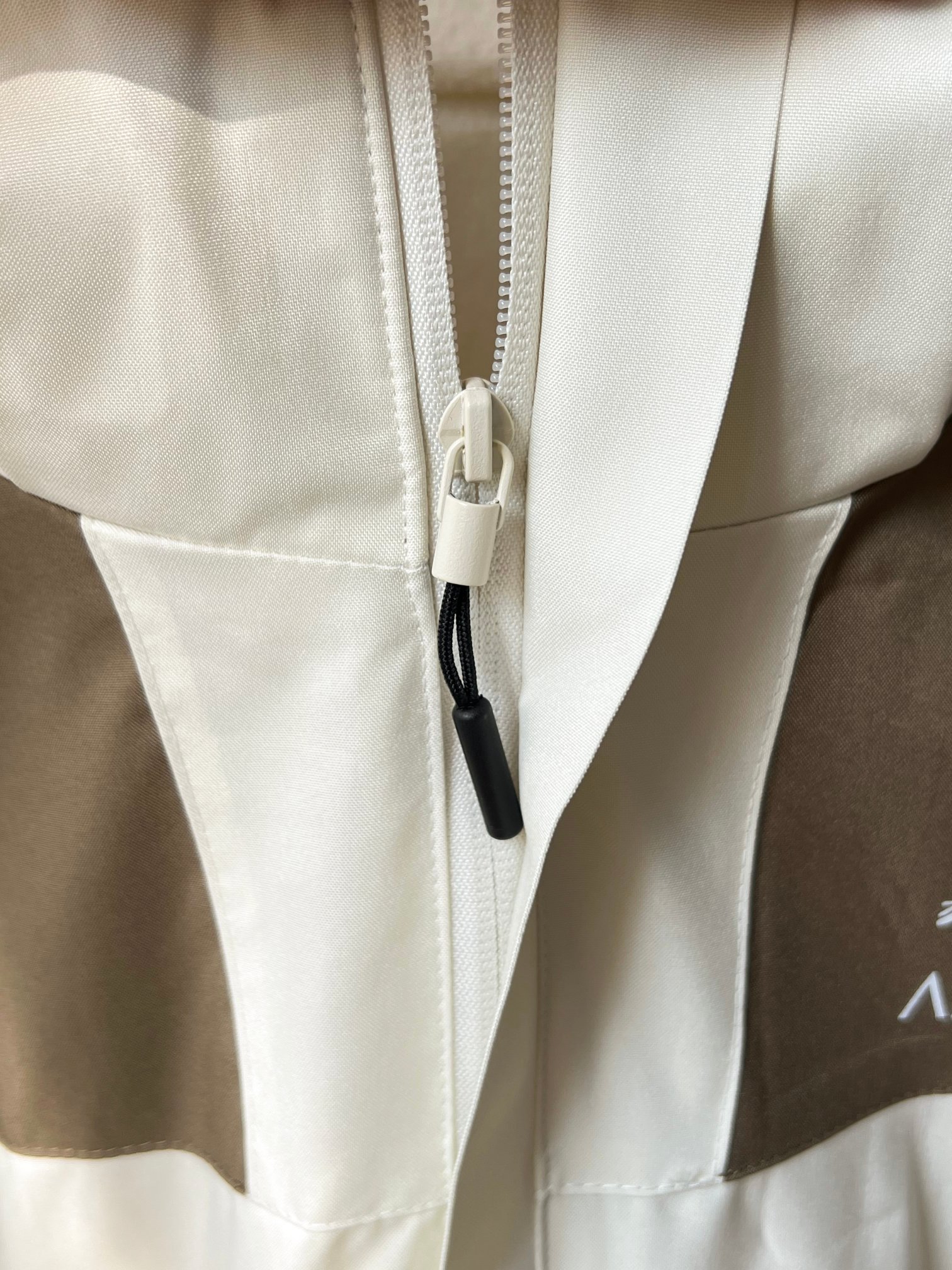 【ARC'TERYX旗艦店】保温ジャケット 男女兼用 ご好評に付き再入荷！-BRAND OFF