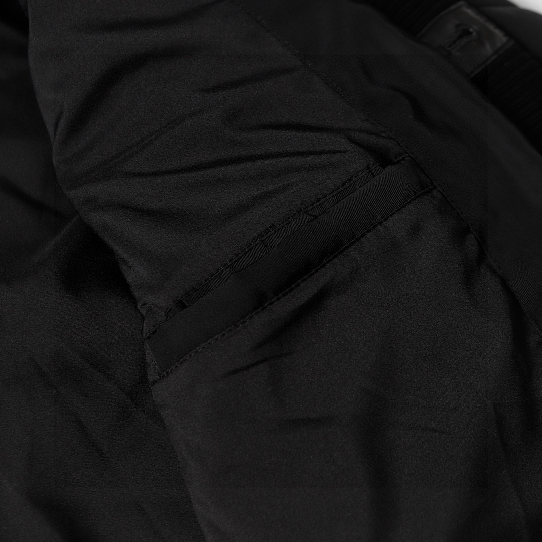 【PRADA旗艦店】プラダ ダウンジャケット ご好評に付き再入荷！-BRAND OFF