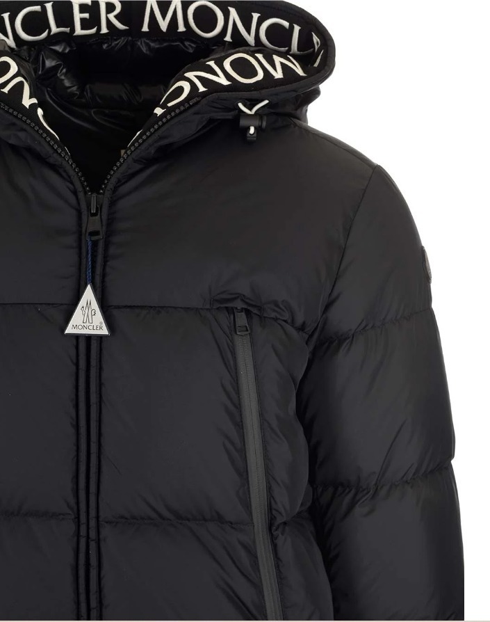 【MONCLER】 MONTCLA パデッド ダウンジャケット