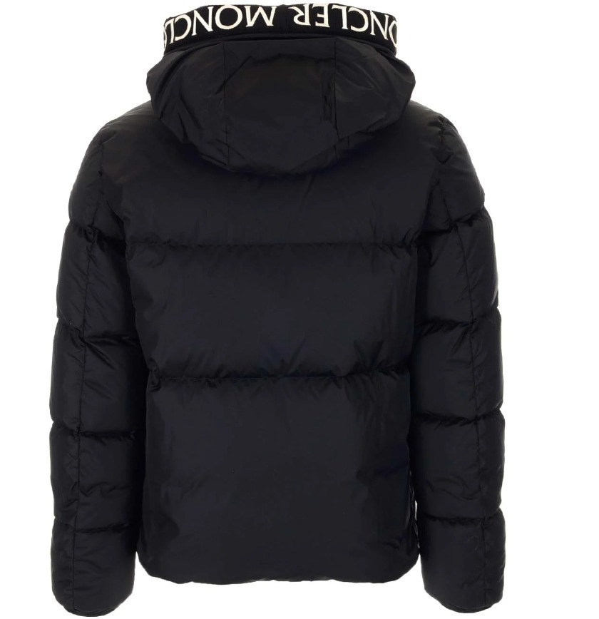 【MONCLER】 MONTCLA パデッド ダウンジャケット