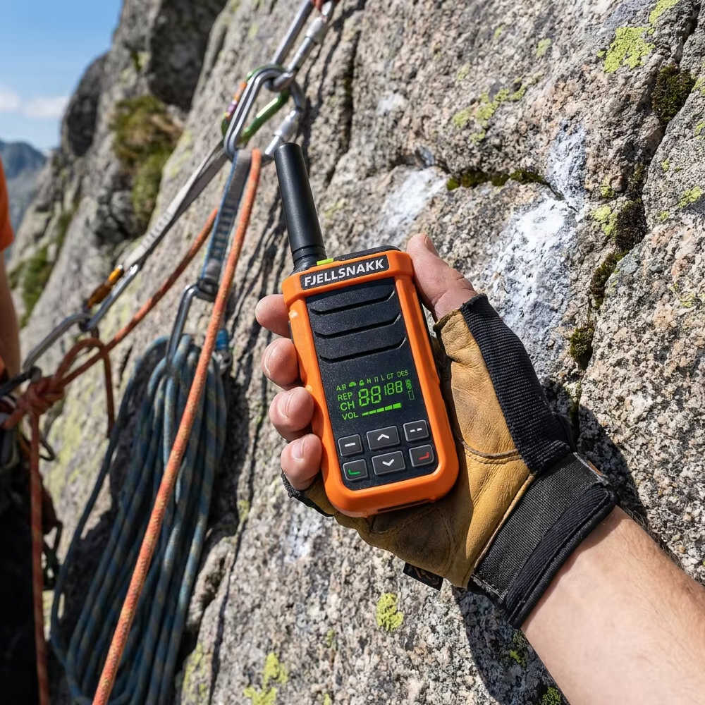 PEAKCRAG P21 Floating Walkie Talkie – IP68 Waterproof, -20°C~60°C All-Weather, Buoyant, for Boating & Outdoor Teams
