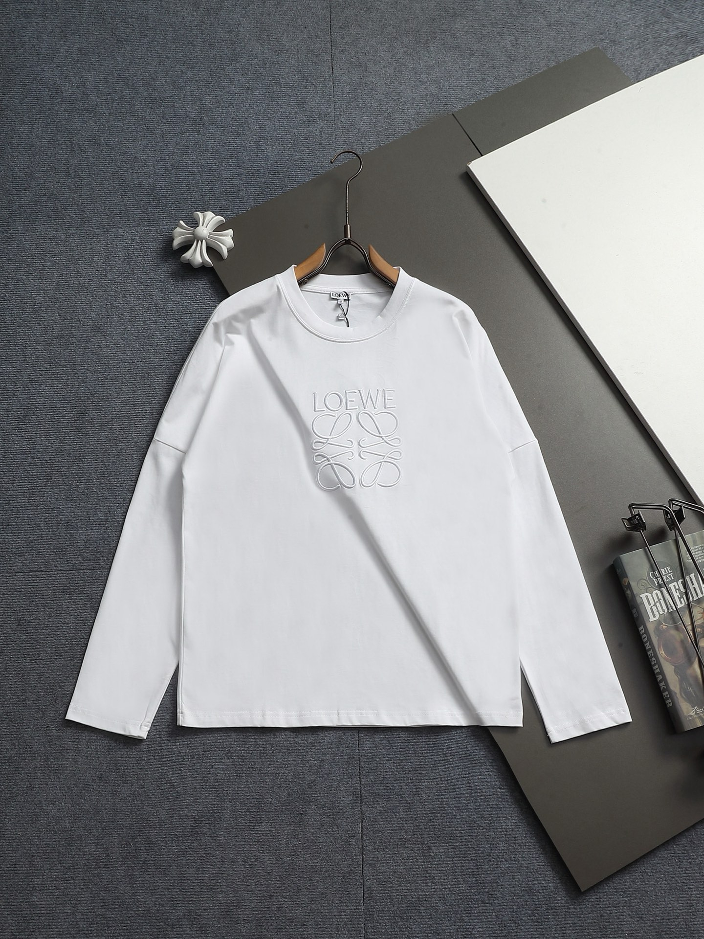 【LOEWE】刺繍長袖 T シャツ