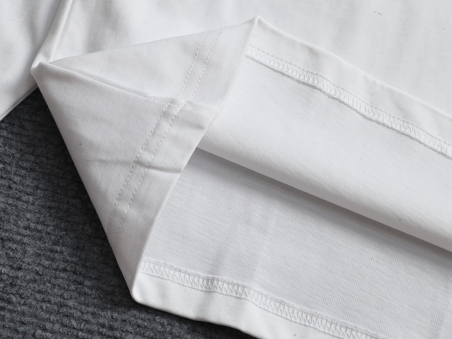 【LOEWE】刺繍長袖 T シャツ