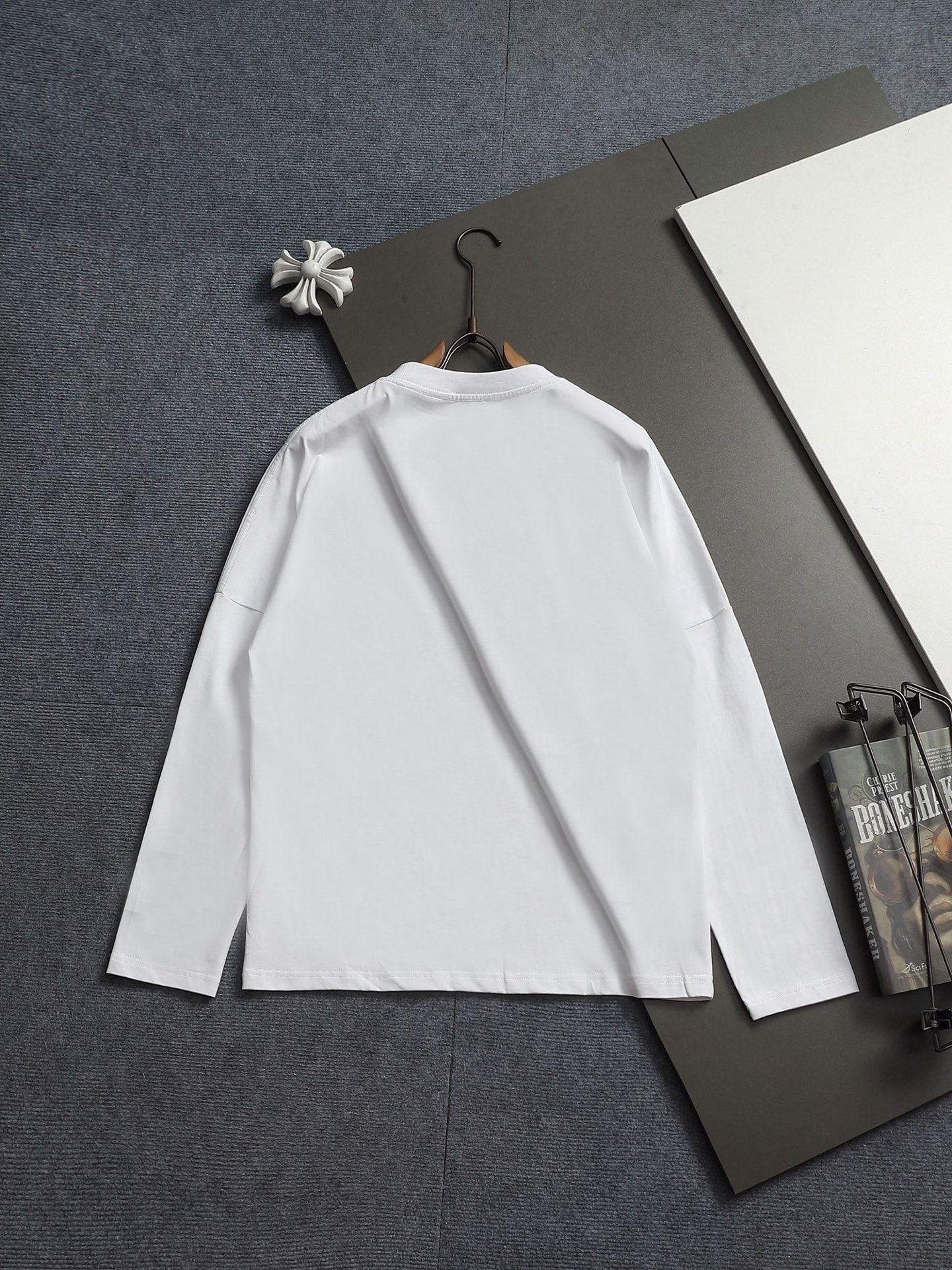 【LOEWE】刺繍長袖 T シャツ