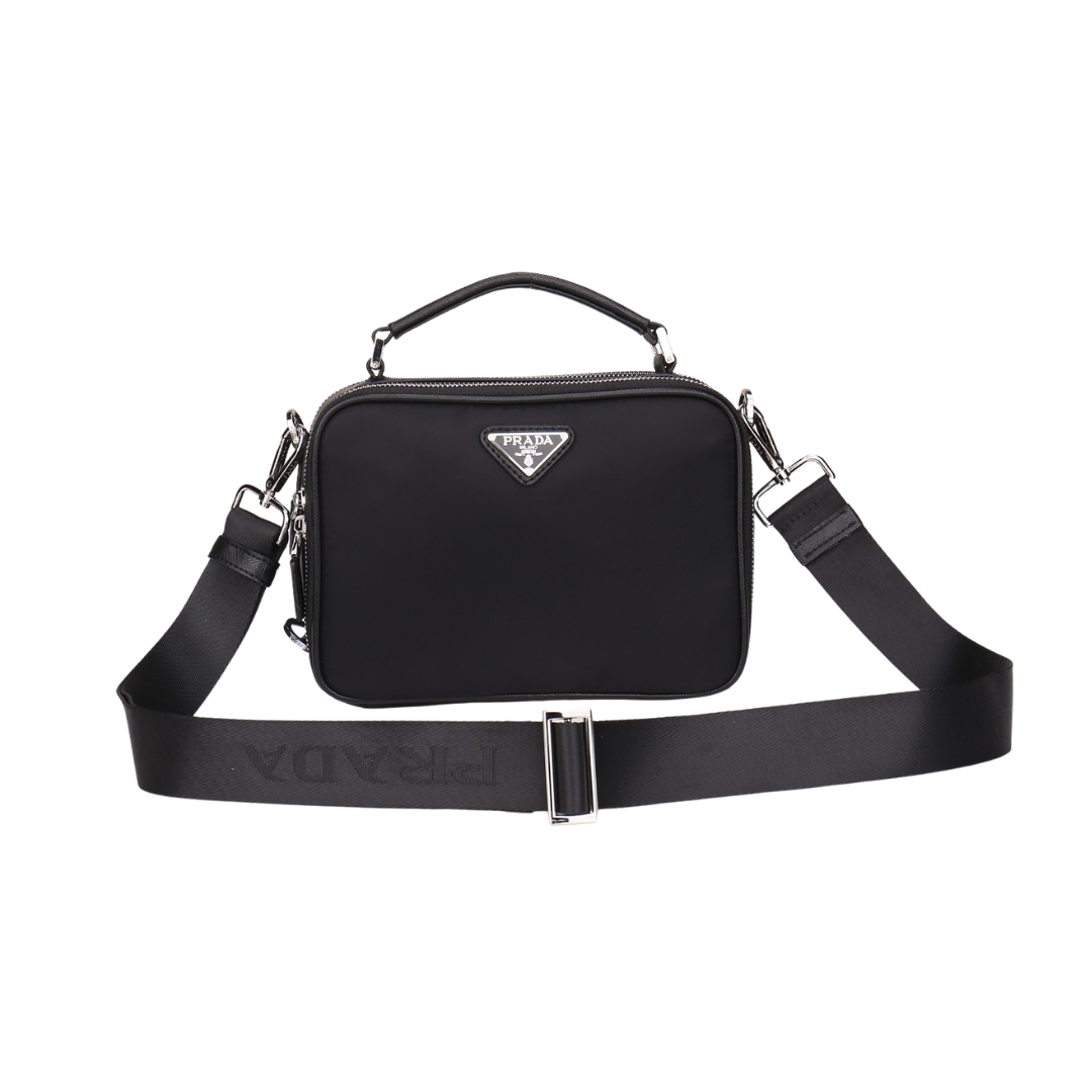 PRADA  ナイロンブリック クロスボディバッグ