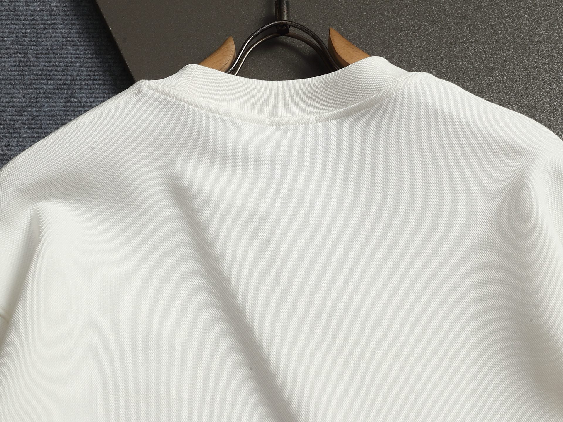 【MONCLER】刺繍長袖 T シャツ