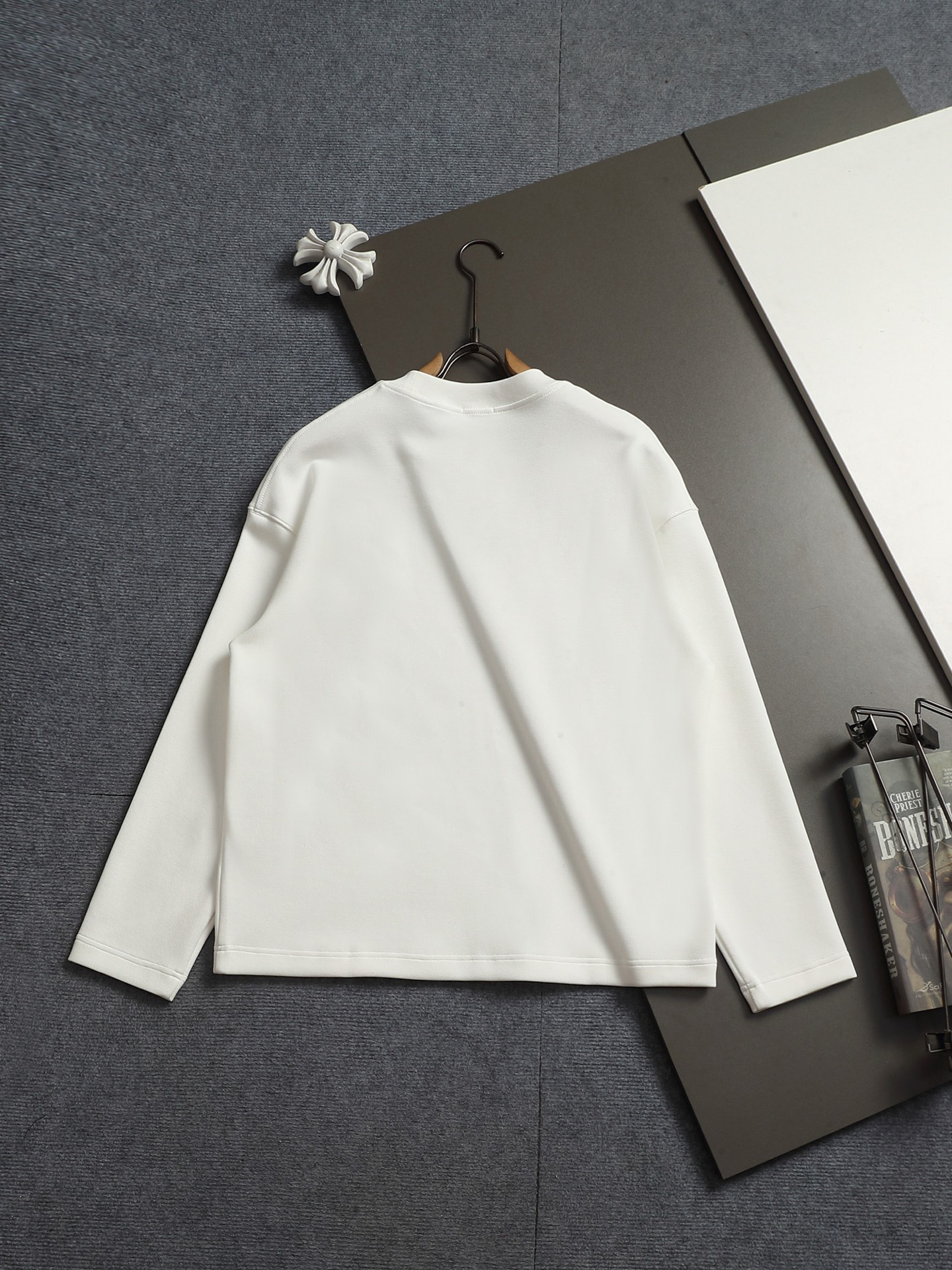 【MONCLER】刺繍長袖 T シャツ