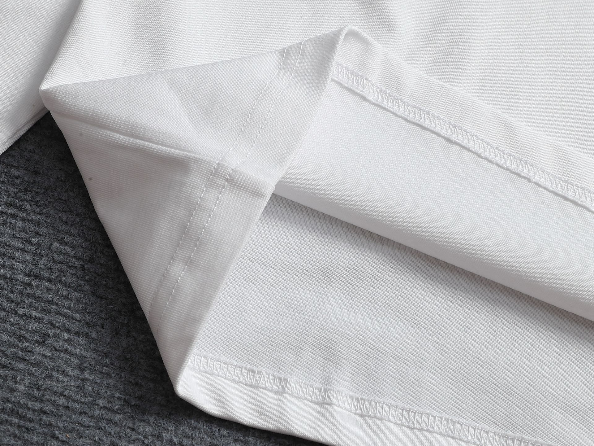 【LOUIS VUITTON】刺繍長袖 T シャツ