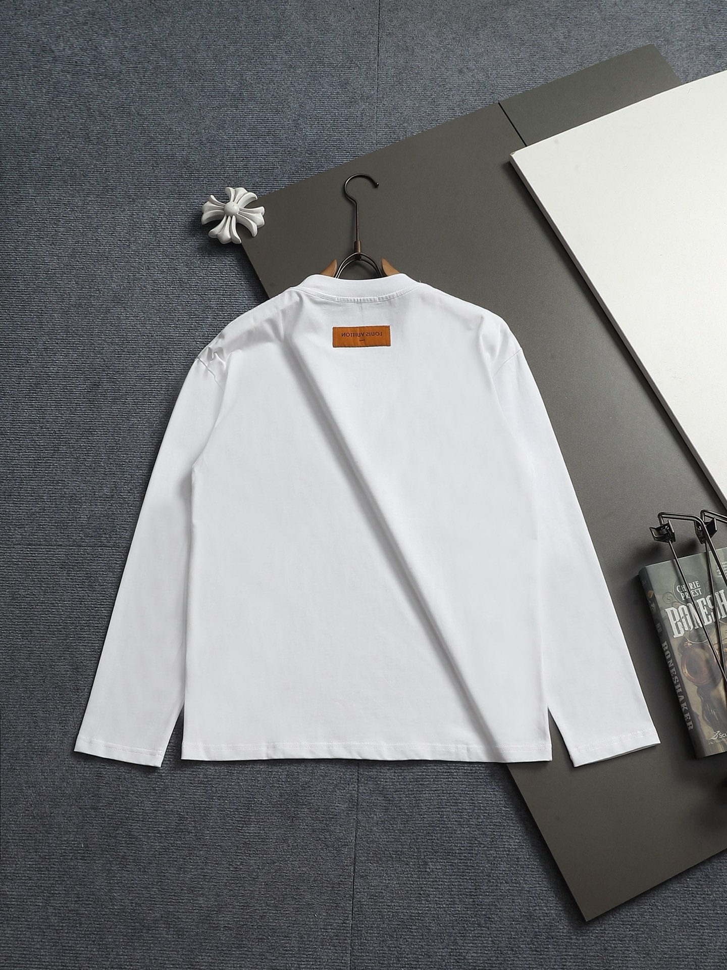 【LOUIS VUITTON】刺繍長袖 T シャツ