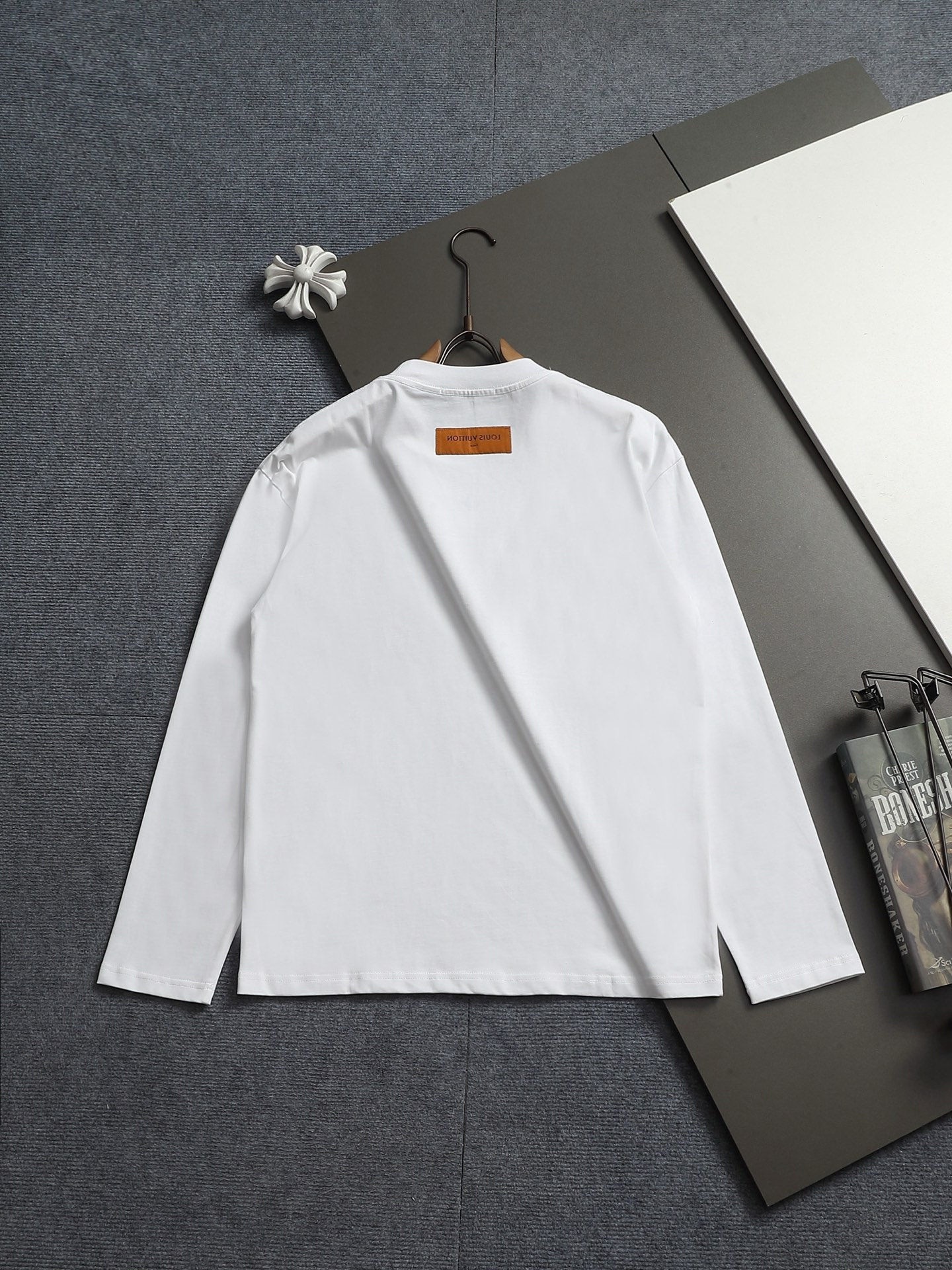 【LOUIS VUITTON】刺繍長袖 T シャツ