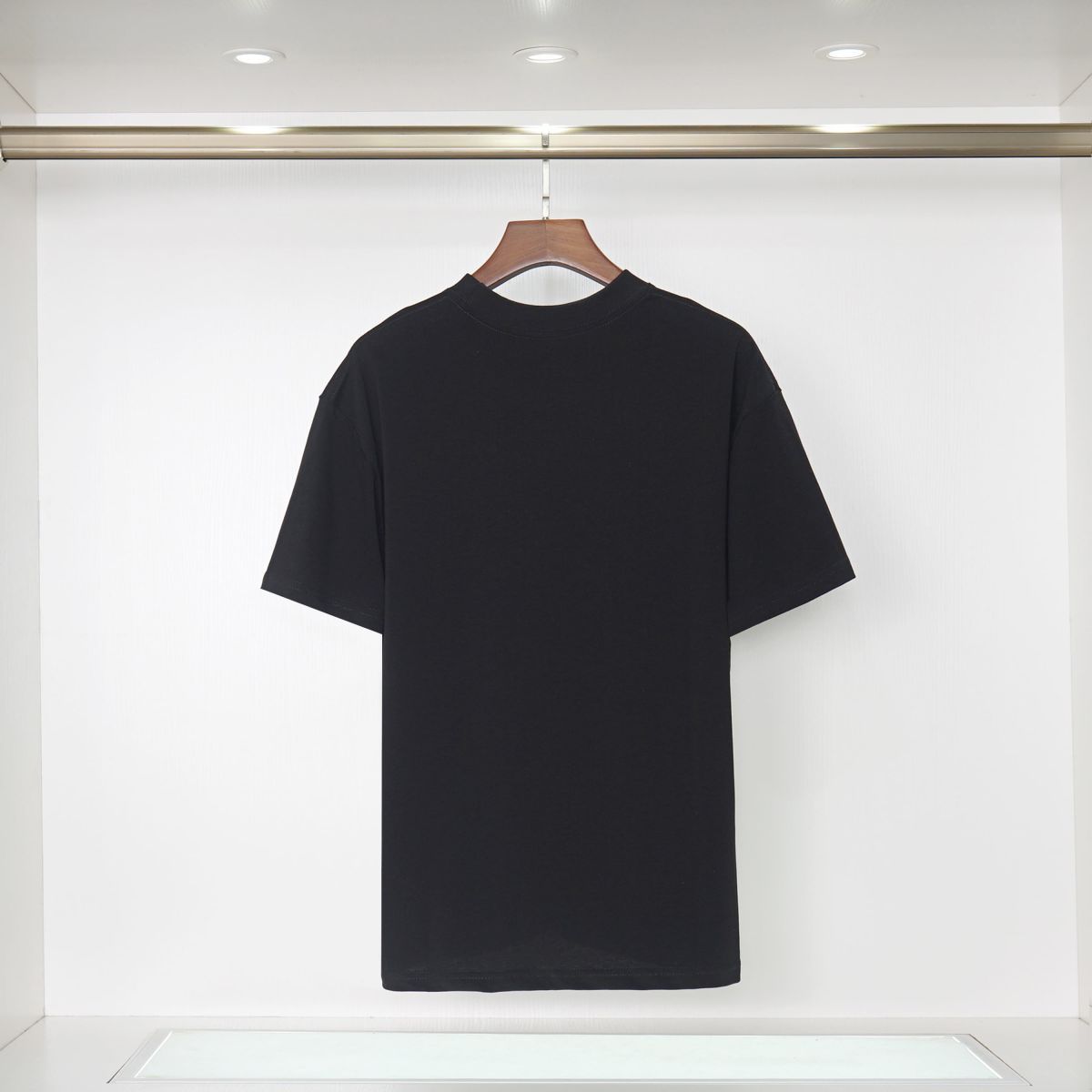 【Moncler 】（モンクレール）男女兼用、ご好評に付き再入荷！