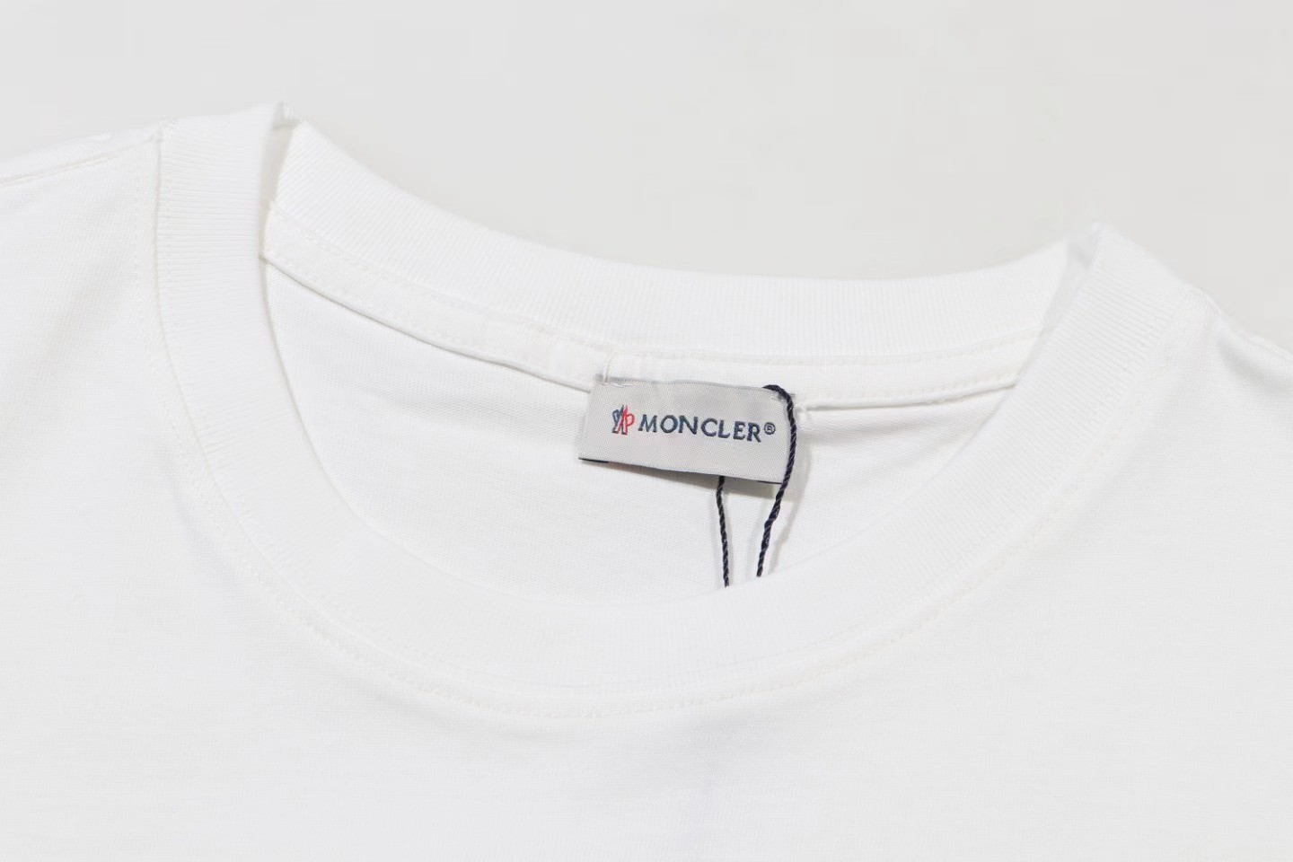 【Moncler 】（モンクレール）男女兼用、ご好評に付き再入荷！