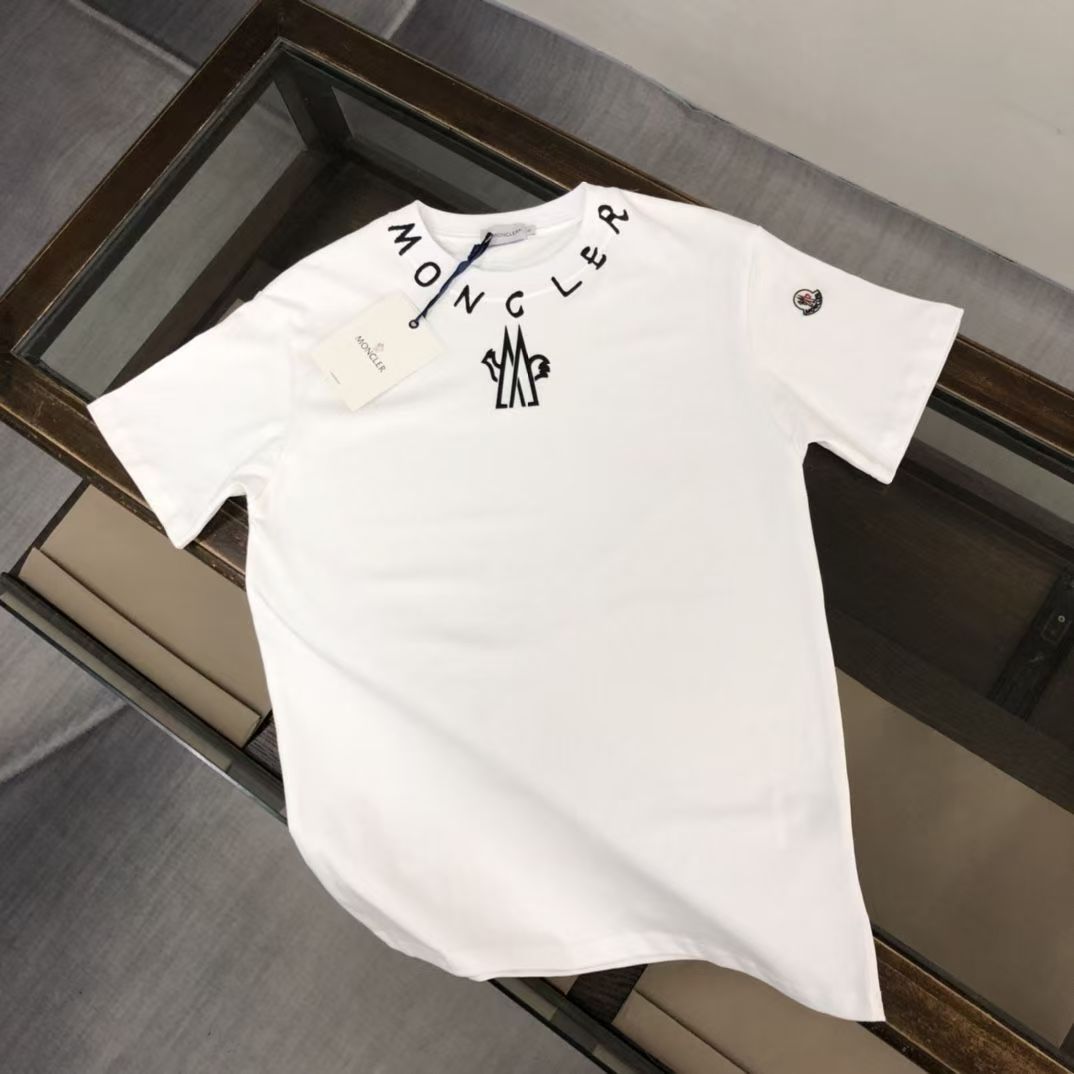 【Moncler旗艦店】（モンクレール）半袖Tシャツ、ご好評に付き再入荷！
